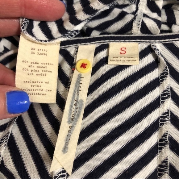 ANTHROPOLOGIE-LITTLE Yellow Button Top Floral 3D Blouse - Picture 8 of 8